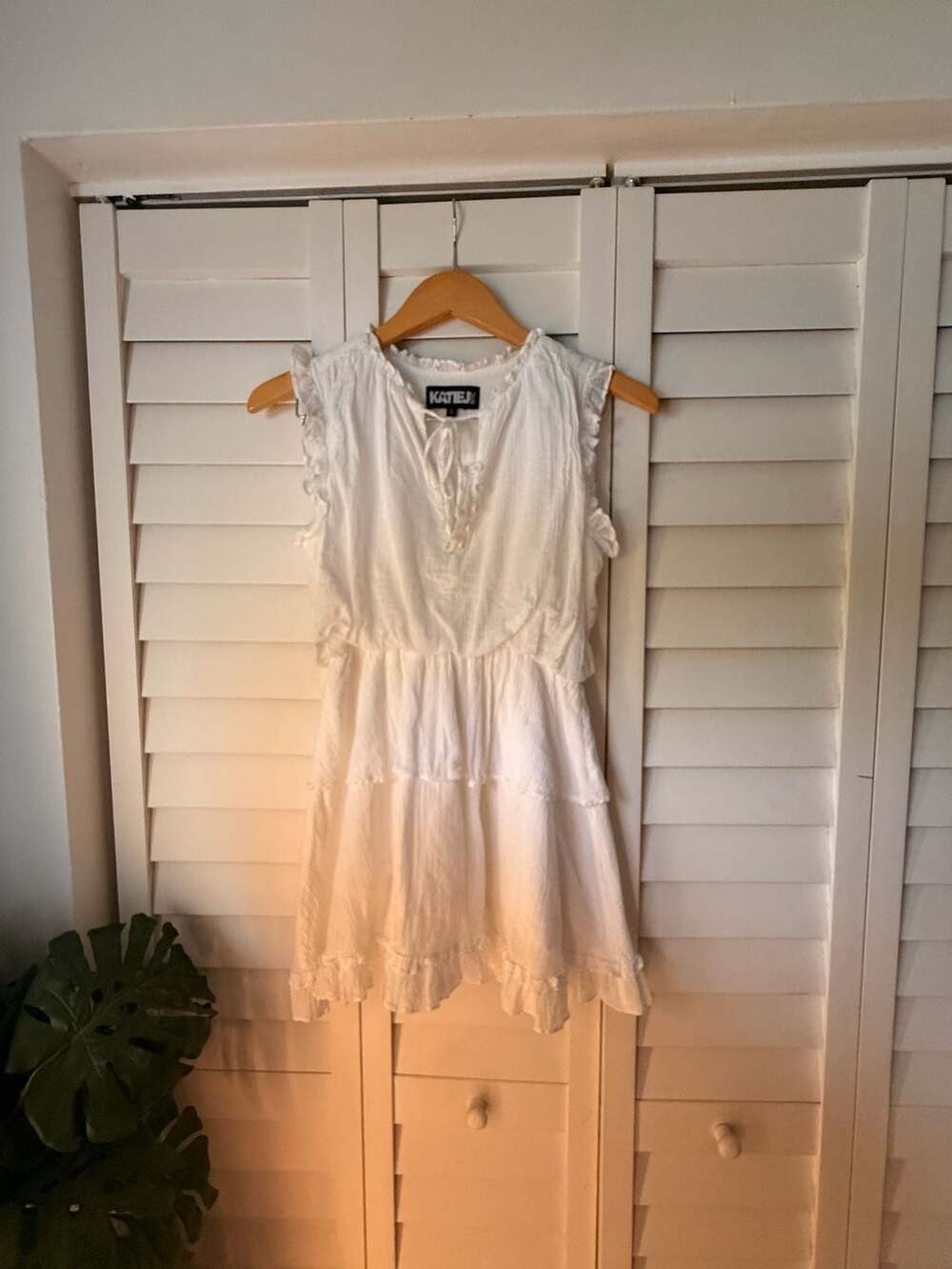 KatieJ NYC White Ruffled Sleeveless Tiered Mini Dress